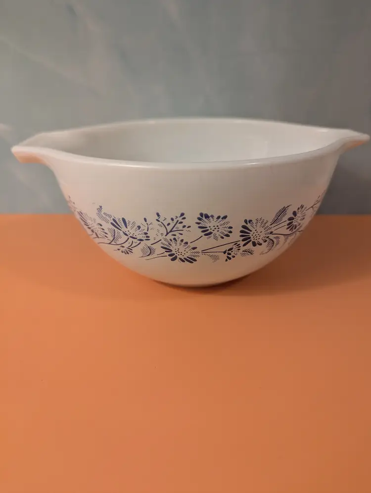 Pyrex Colonial Mist Cinderella Mixing Bowl 441