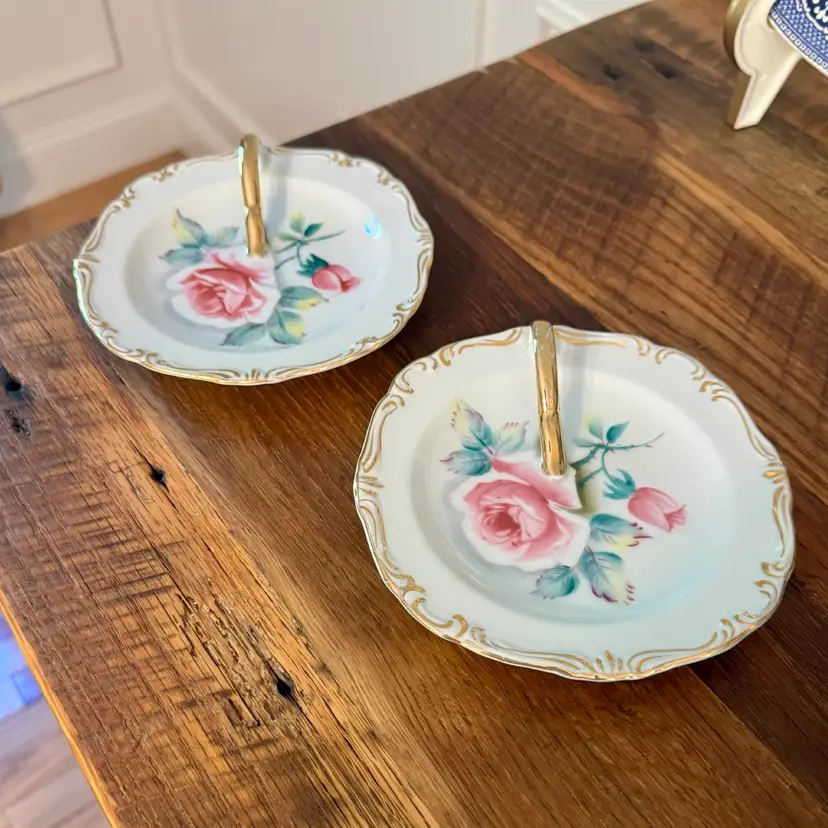🎀 Vtg Porcelain Center Handled Tidbit Dishes- Set Of 2