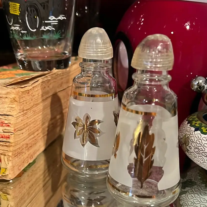 MCM Anchor Hocking Glass Salt and Pepper Shakers with Gold Leaf Pattern. Vintage