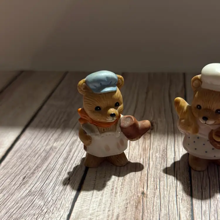 Homco # 8820 Bear Set VTG Shoemaker, Baker,Artist And Maid