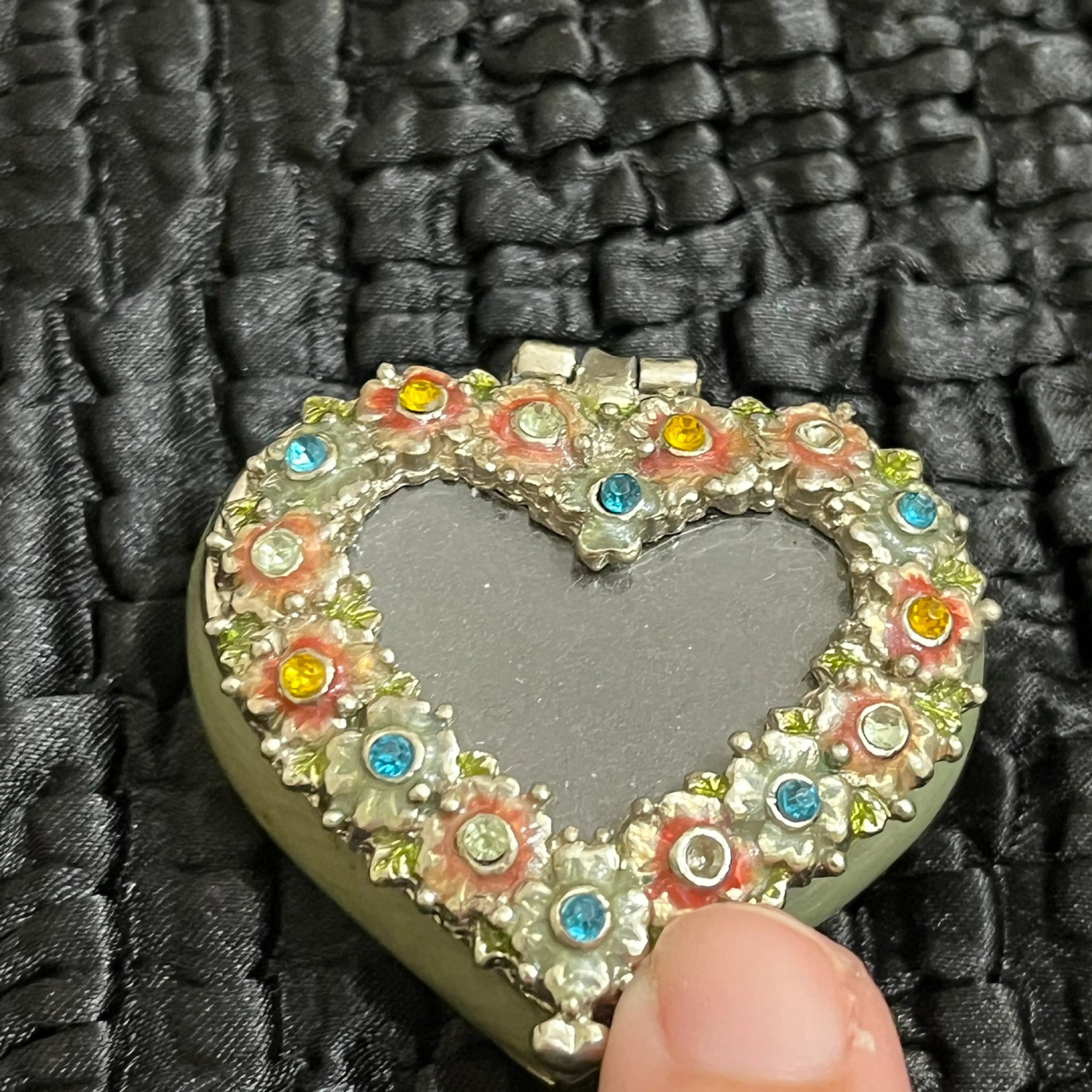 Image 2 of 4