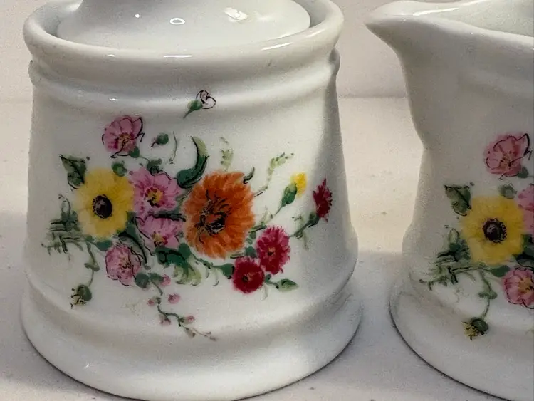 Vtg French BIA Cordon Bleu Petite Floral Creamer 2 3/8” & lidded Sugar Bowl Set