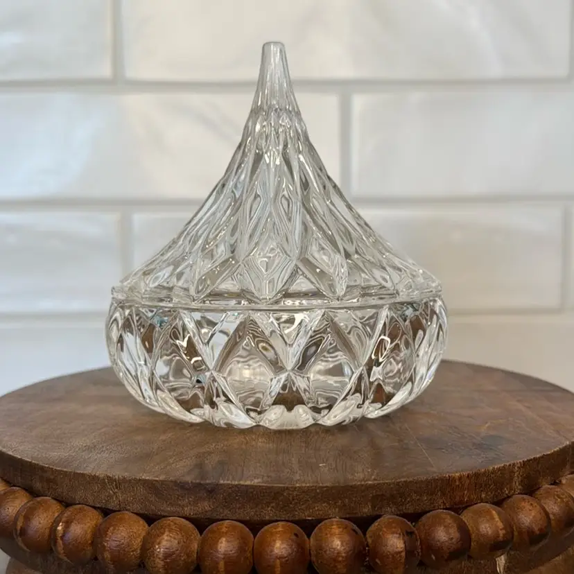 Godinger Crystal Hershey’s Kisses Candy Dish (I GLOW 💙)