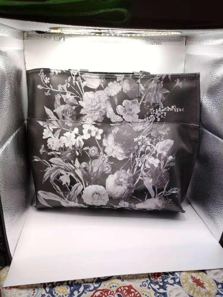 Black & white Elliott Luca floral shoulder bag in new condition. Large tote