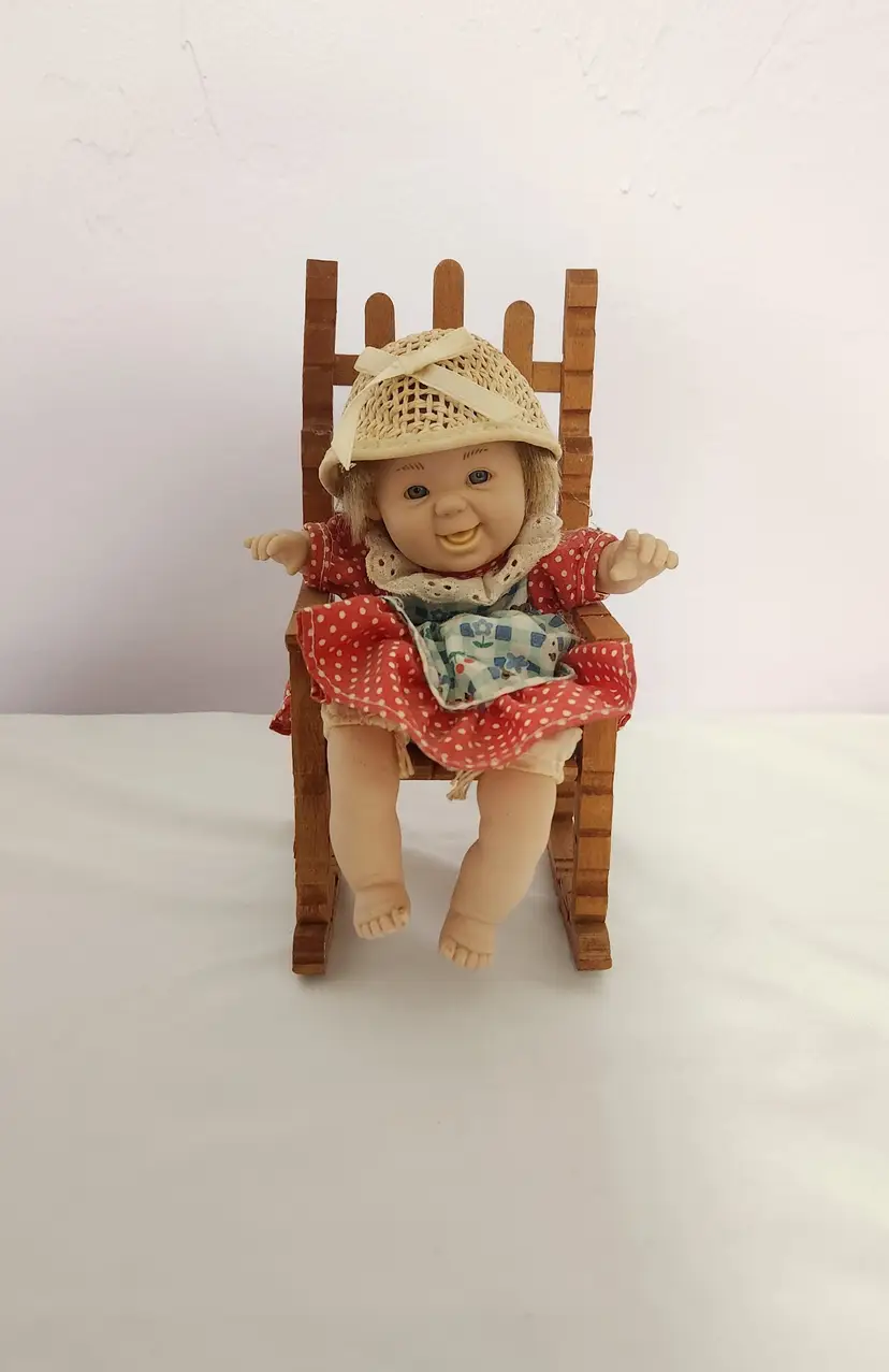 07-Cuttest Little Doll In Chair