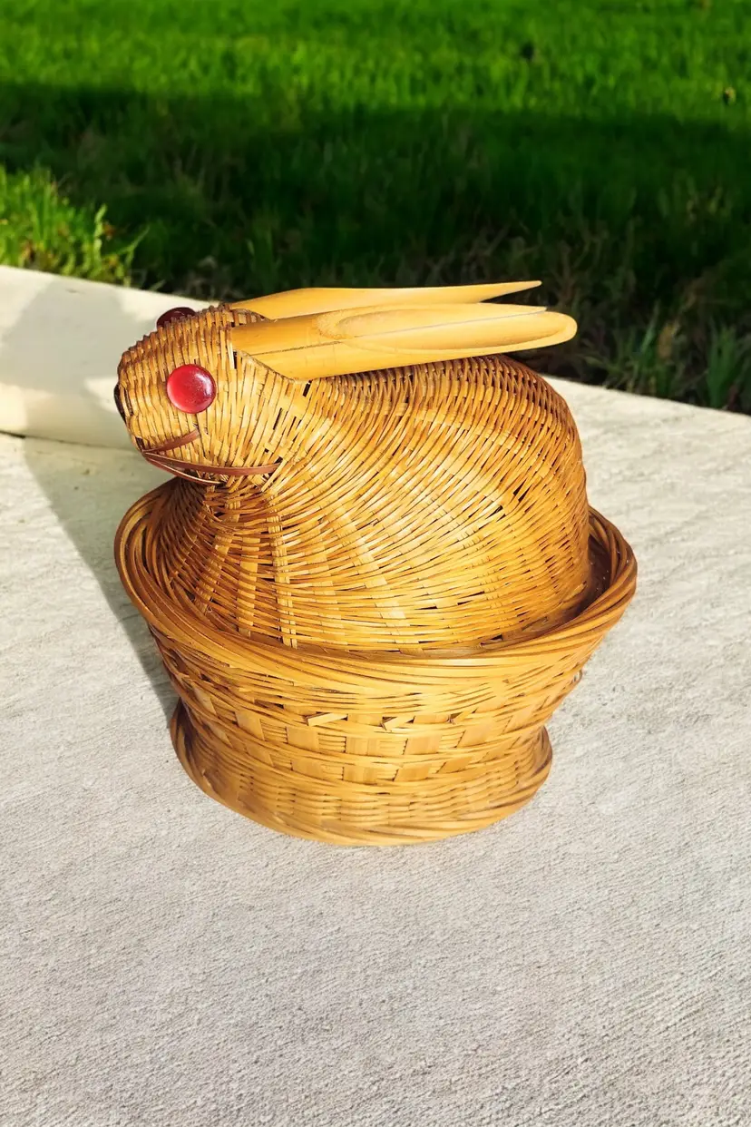 Wicker Bamboo Lidded Bunny Rabbit Basket Vintage Boho Easter