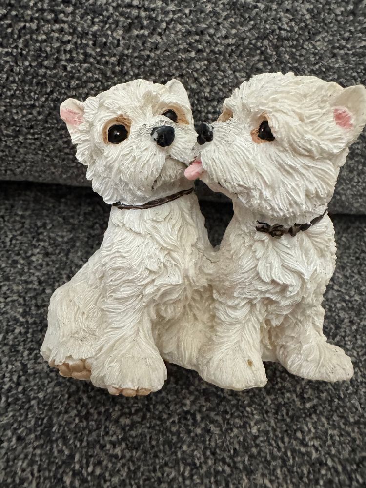 Adorable  West Highland white Terriers Miniature Figurine