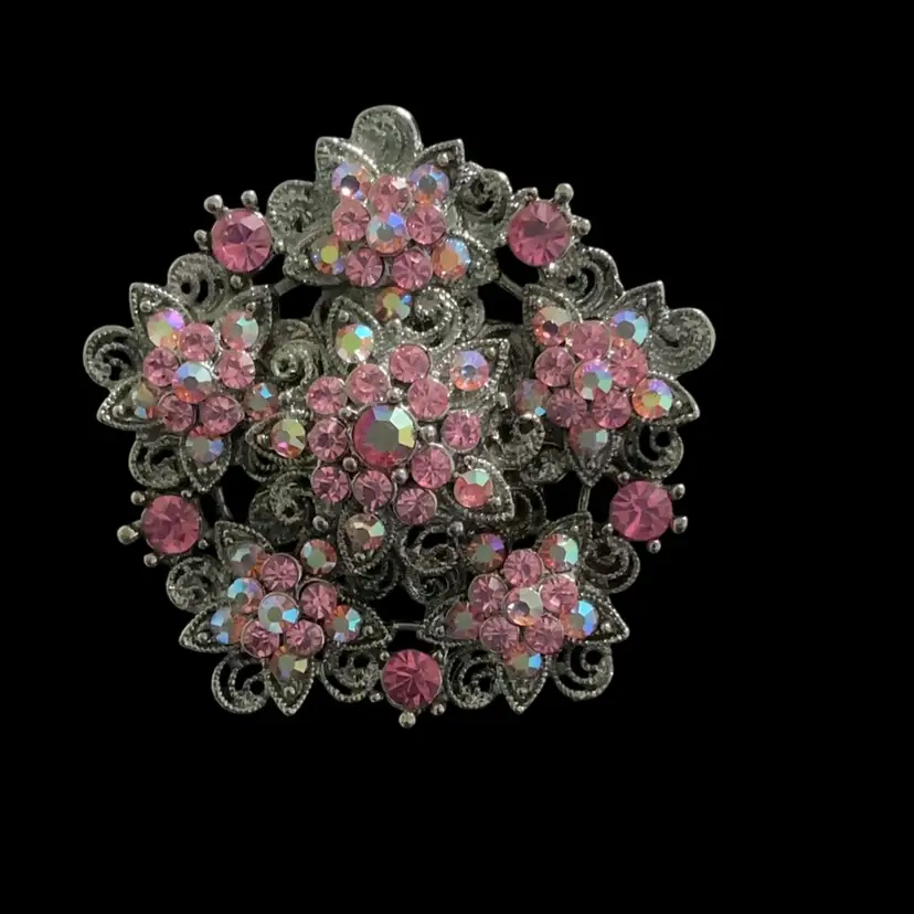 Pretty Silverstone Large  Fashion Brooch. With Pink Glass Rhinestones.