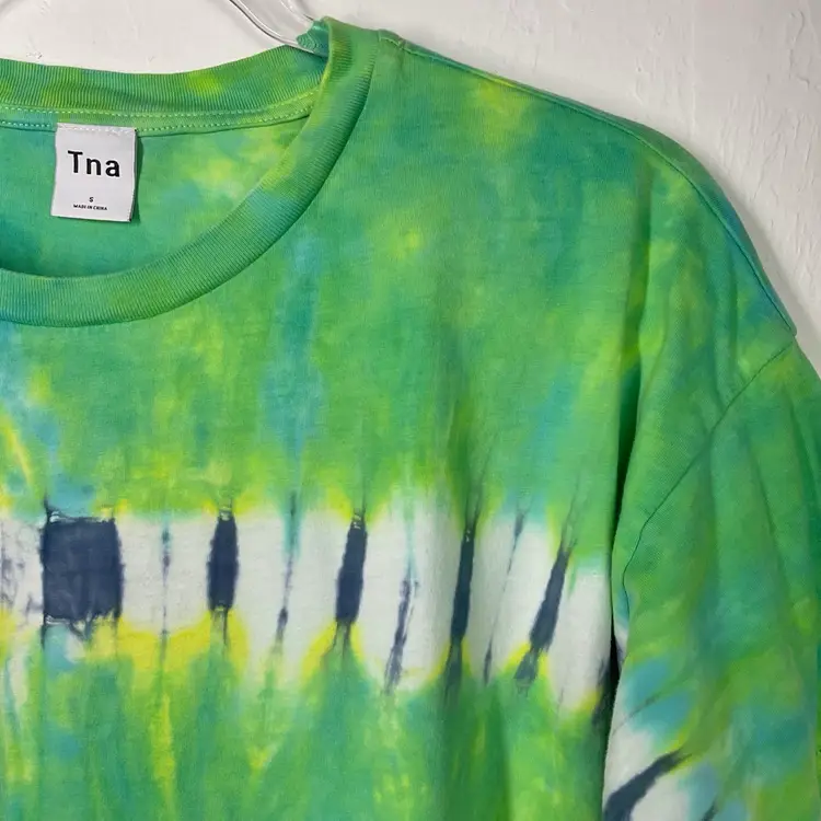 TNA Aritzia Green Tie Dye Crop Top Short Sleeve Small