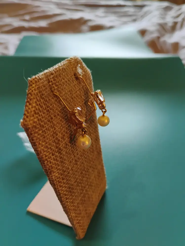 Vintage, Gold Toned, Pear Shaped Crystal and Faux Pearl, Pierced, preowned, Great Condition