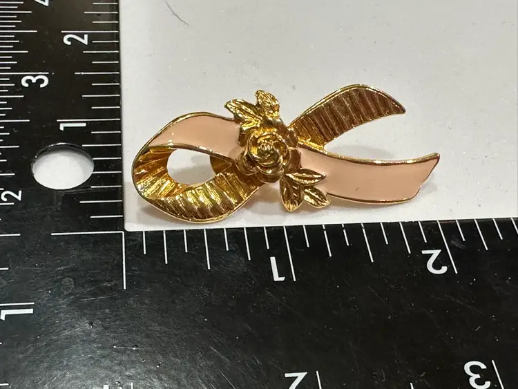 Avon Goldtone Pink Enamel w/ Rose Breast Cancer Awareness Ribbon 2" Pin