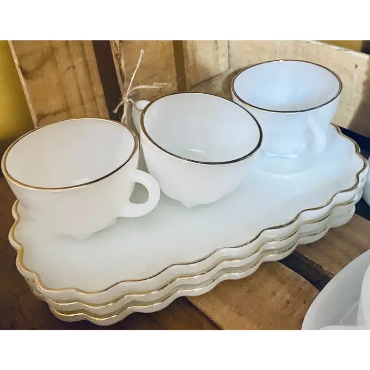 Milk glass set