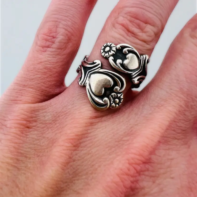 Avon Sterling Silver “Treasured Heart” Spoon Ring Size 7 Adjustable READ
