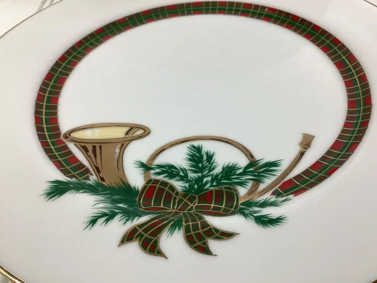 set Of 4 - Georges Briard The Hunt Cake Plates French Horn plaid Gold Rim 10 3/8