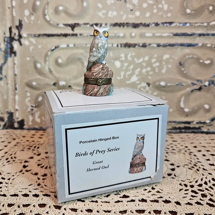 Porcelain Hinged Trinket Box of Prey Series Great Horned Owl 2.5" Original Box