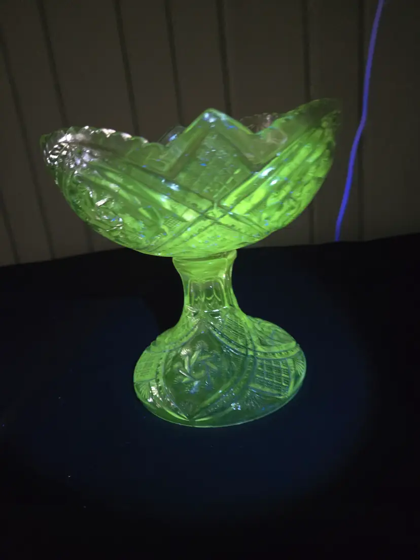 EAPG Indiana Glass Company Compote, Glows