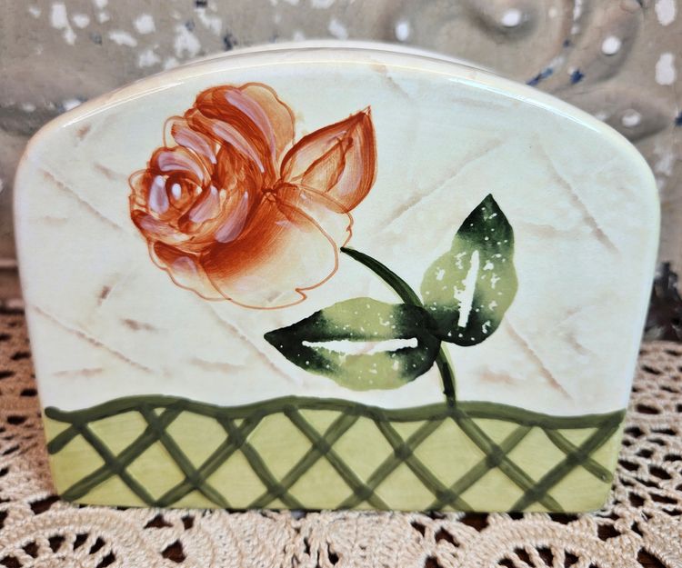 Lynns Earthenware Sugar & Creamer Set Salt & Pepper Shakers Napkin Holder Floral