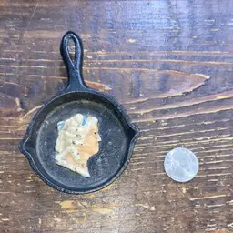 #01 Cast Iron Ashtray Decor