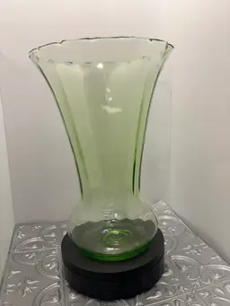 Vintage empoli Optic Pattern depression Uranium Glass Vase  1930