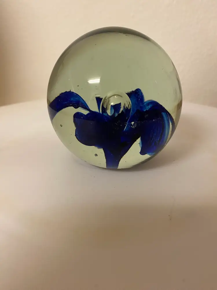 Beautiful Blue Velvet Like Center Bubble/Flower Paperweight 2”x2” Round Pre-owned Cond