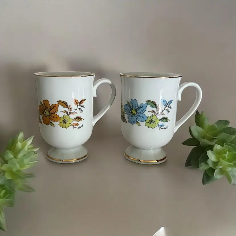 VTG Pair Flower Mugs. Royal Domino Collection. "Autumn Song" "Blue Garden" Daisy Pedestal Coffee Cup Tea Mug