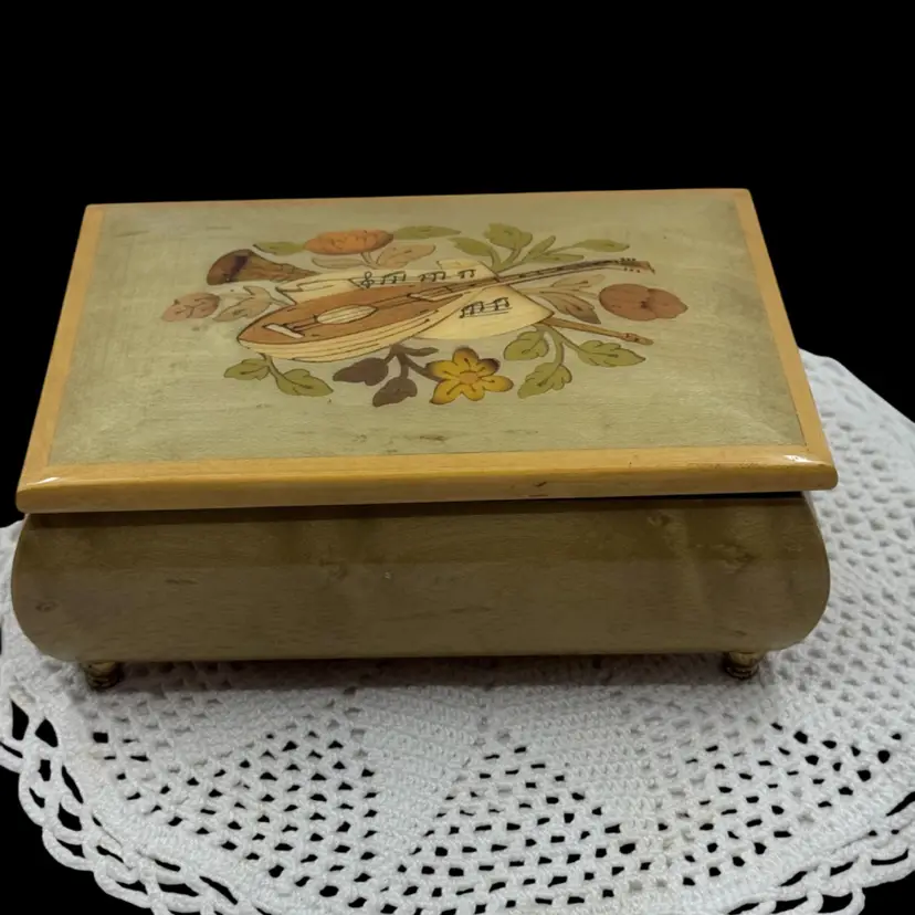 Italian wood inlay music box with Swiss musical movement. Plays Isle Of Capri