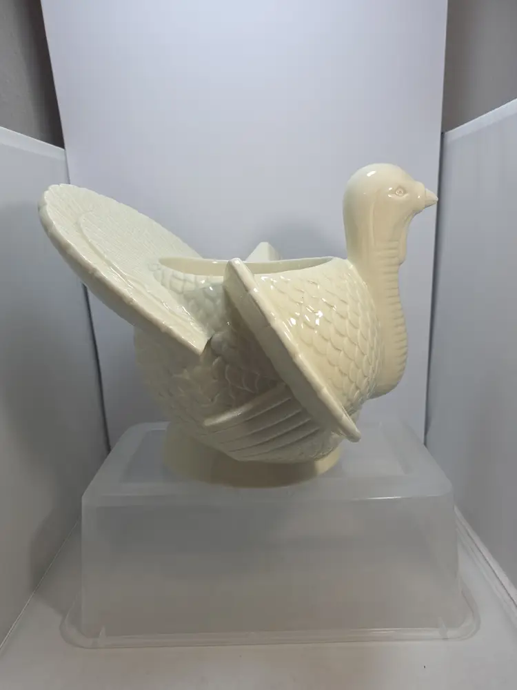 Bath & Body Works Turkey 3 Wick Candle Holder Vintage Ceramic Cream 12"