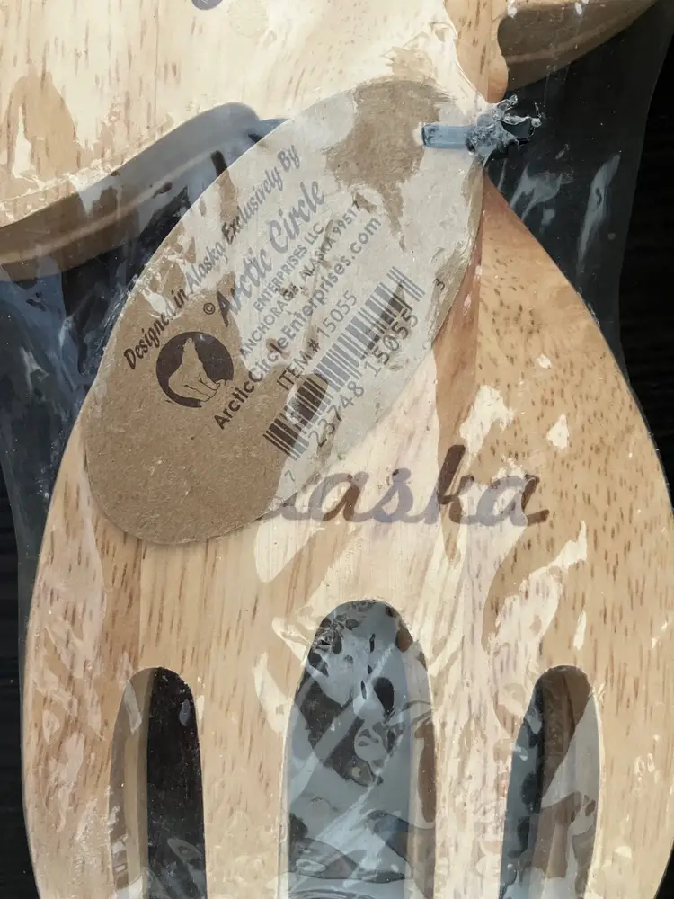 NWT Artic Circle Alaska Wooden Moose Salad Forks