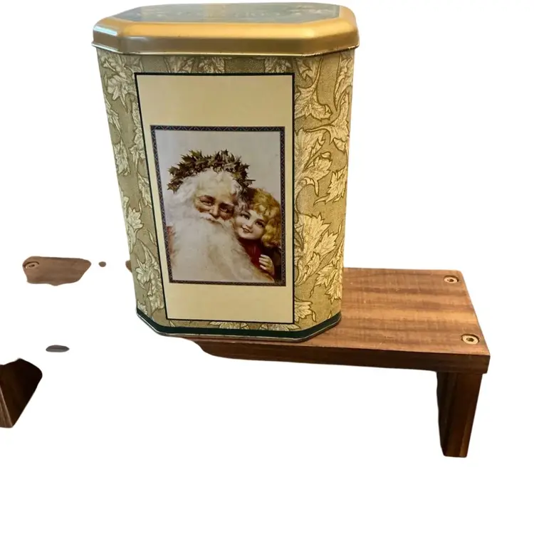 Vintage Tea/Biscuit Tin