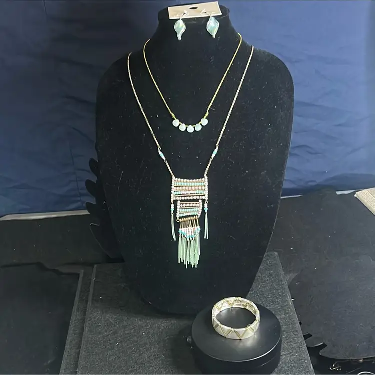 #27 - Jewelry 4pc Lot