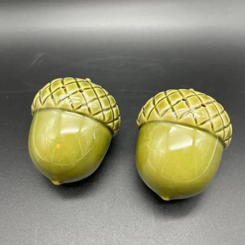 Green Acorn Salt & Pepper Shaker Set Fall Thanksgiving