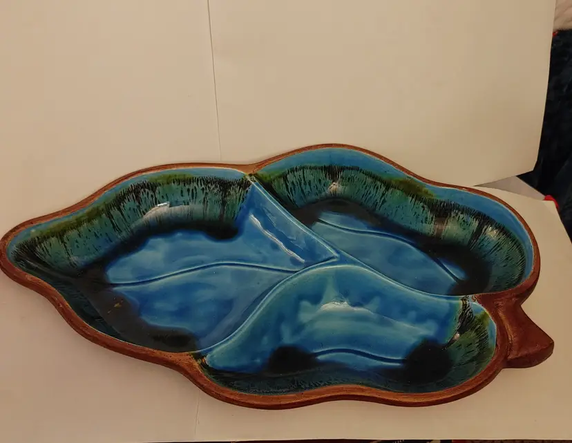 Santa Anita Ware. Leaf shaped divided serving tray. MCM. 1950-1960. 11w x 2.25h x 17.5d. No chips or cracks..