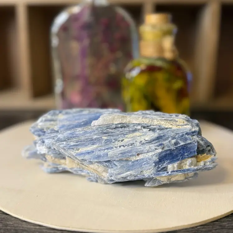 Kyanite Log