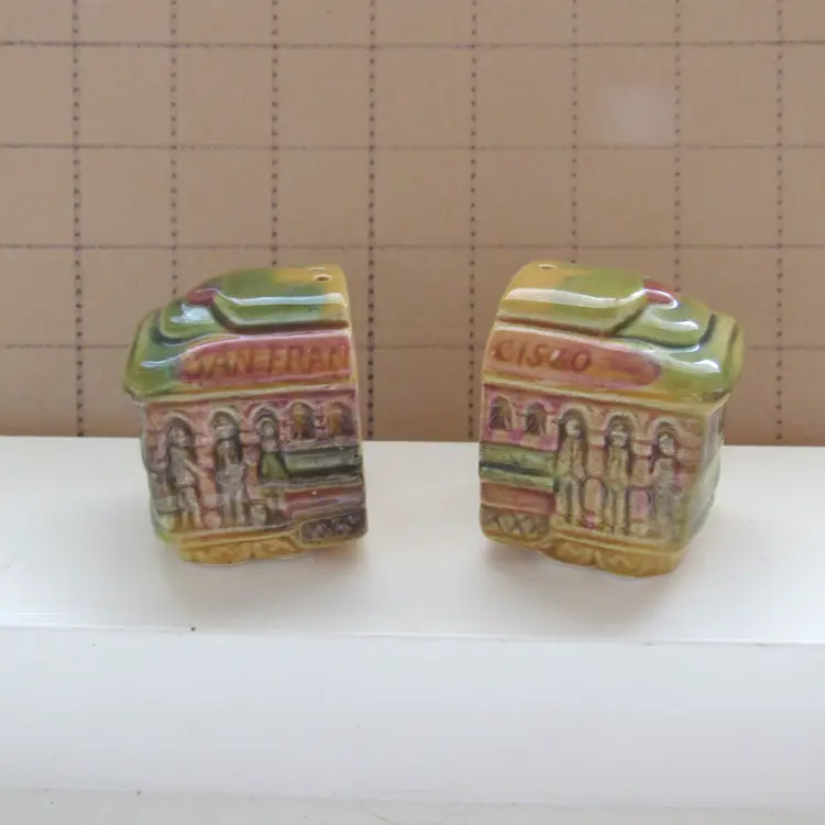 VTG San Francisco Street Car Salt and Pepper Shaker Set