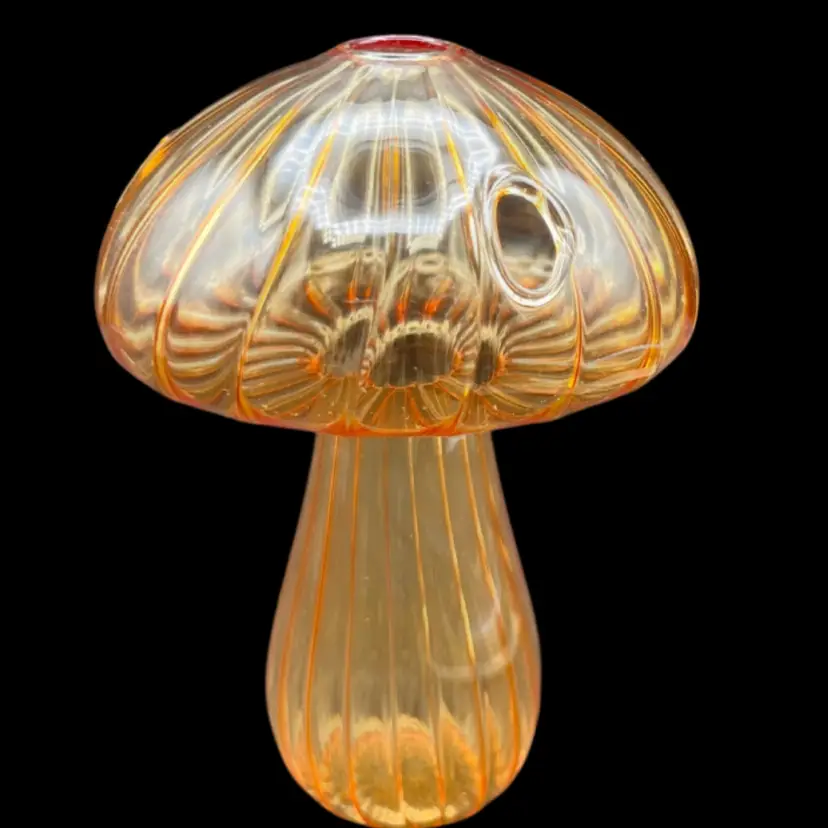 #172A Art Glass Light Amber Mushroom Bud Vase 
4 3/4” Tall X 3 3/4” In Diameter
