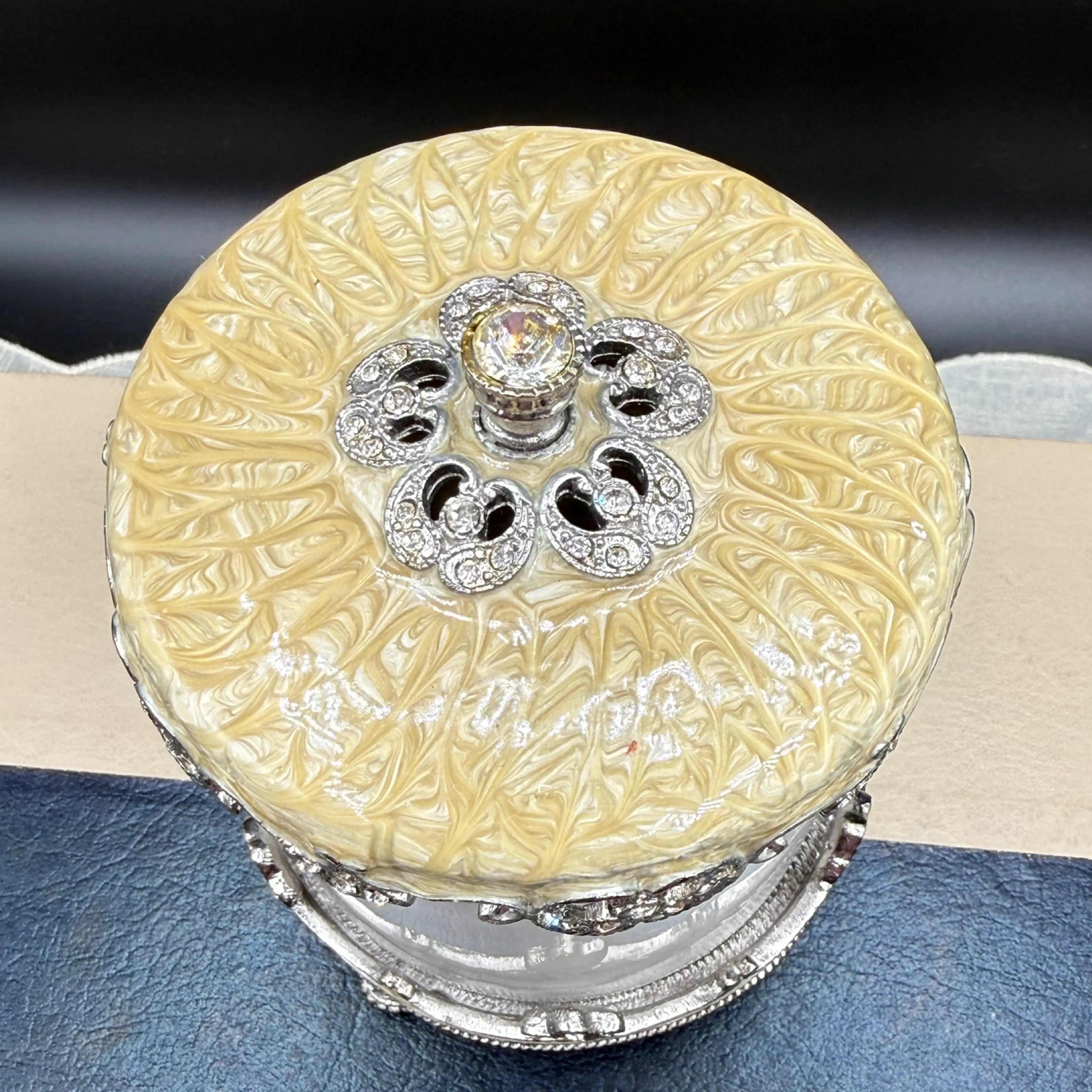 Image 4 of 8