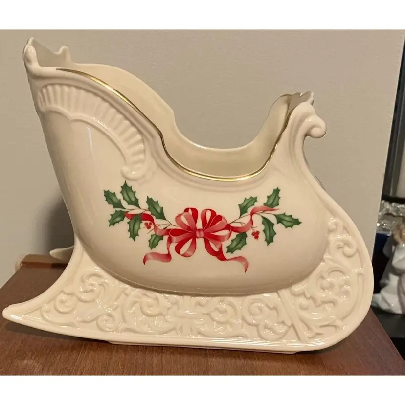 VTG Lenox Holiday Sleigh Large Centerpiece Holly Berries Red Ribbon Bowl Dish