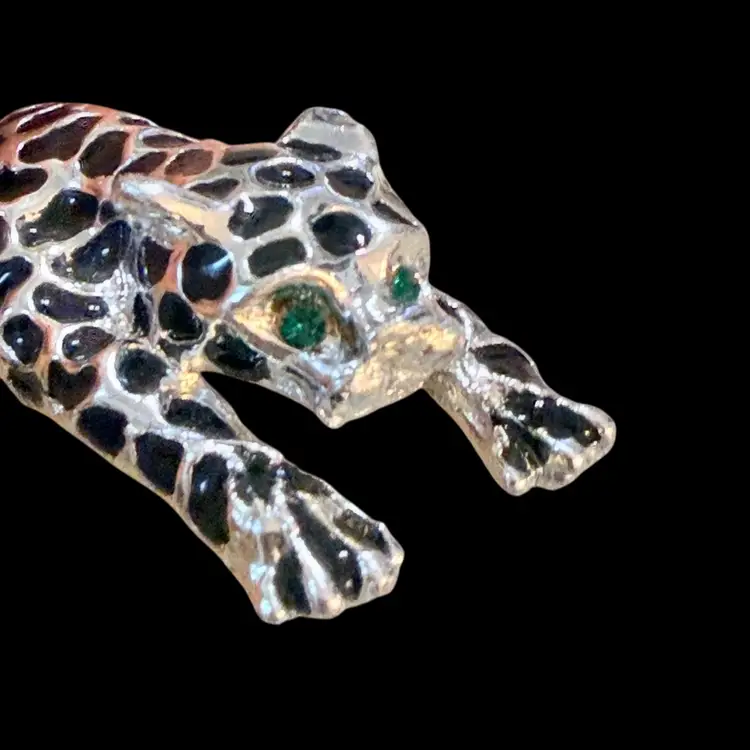 Silvertone Silvertone Jaguar With Green Rhinestone Eyes Brooch 3”