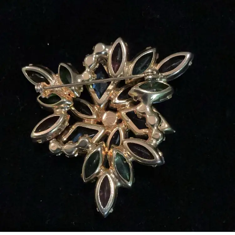 Gorgeous!!! Absolutely Stunning!!! Vintage Goldtone D&E Juliana Book Piece ~ Multi Color  LG Brooch.