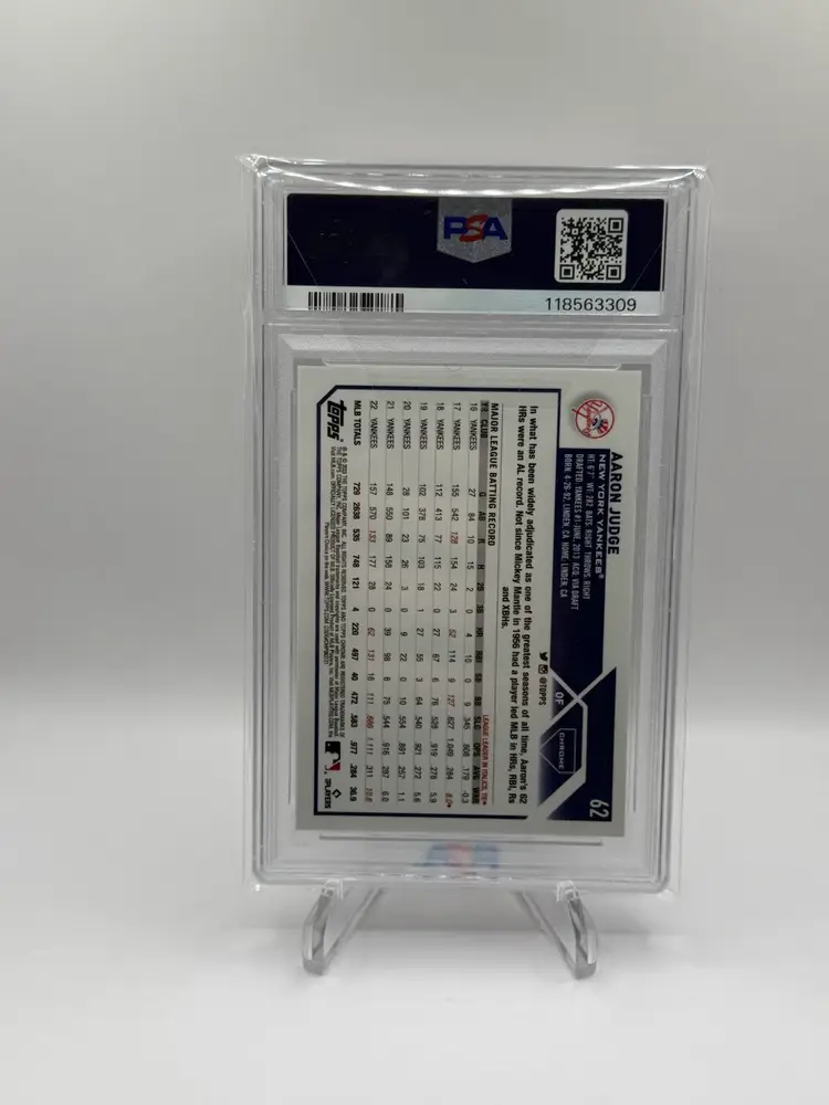 2023 Topps Chrome Aaron Judge Green Wave Refractor /99 PSA 8 Yankees