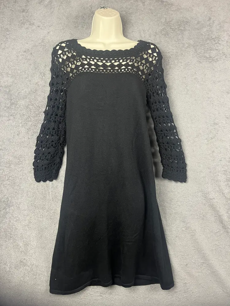Lilly Pulitzer Dress Women’s Size M Black 100% Merino Wool Crochet Lace Sleeve Shift