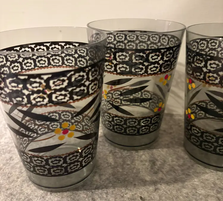 Temptations Black Old World  Plastic 4.5" Tumblers  # 3218