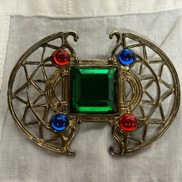 Vintage Gold Tone With Emerald Color Acrylic Center Bead Brooch
