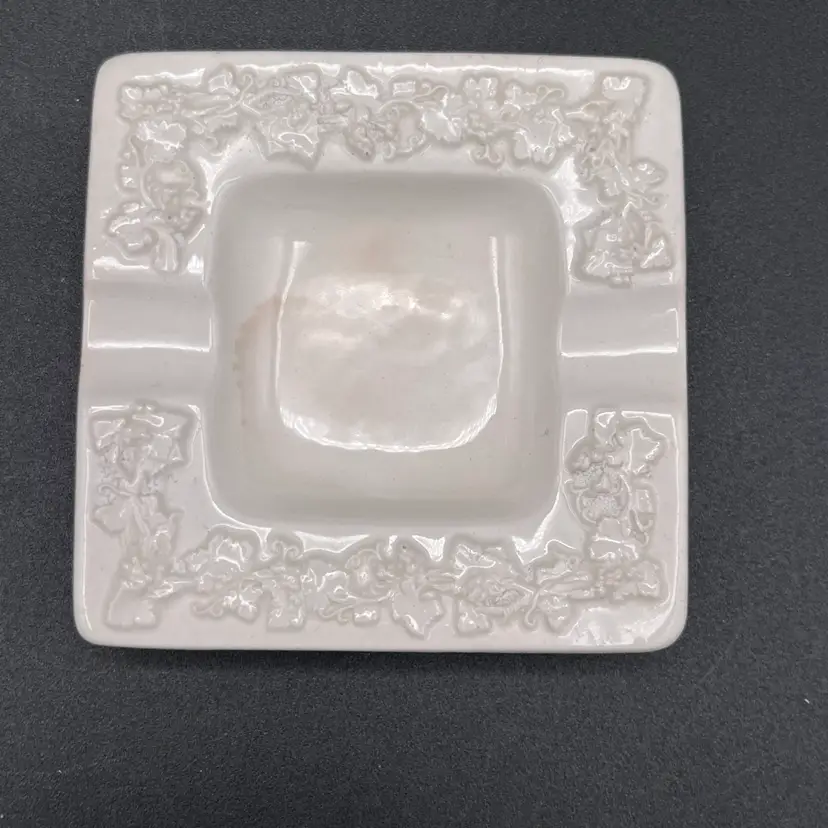 #24 Wedgwood Queensware Cream Square Ashtray READ 3.25”