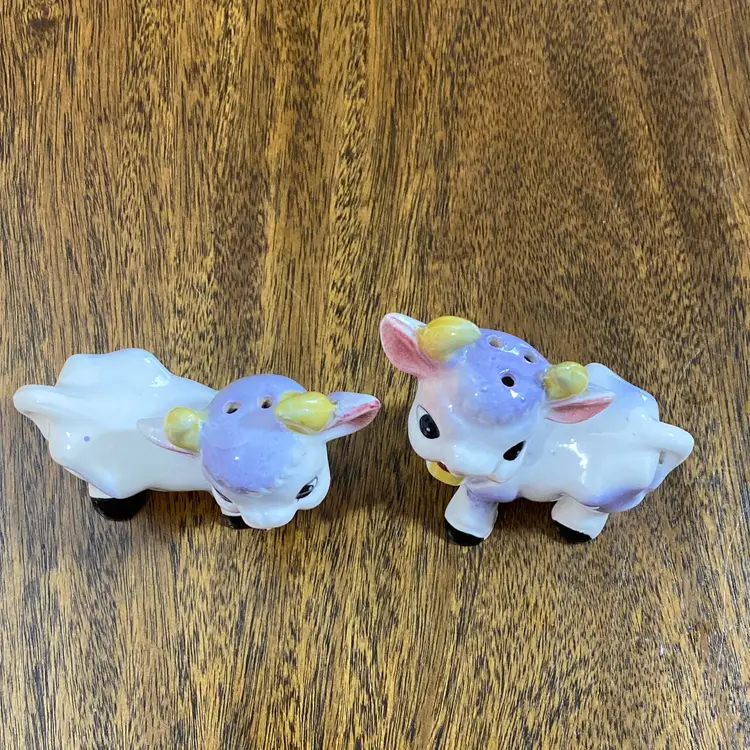 Vintage Cow Japan Salt And Pepper Shakers