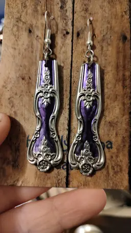 #02 - Painted earrings (purple colored)