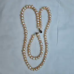 Freshwater Pearl Set Necklace (24") and Bracelet (7½")  Teng Yue (On Clasp) Used