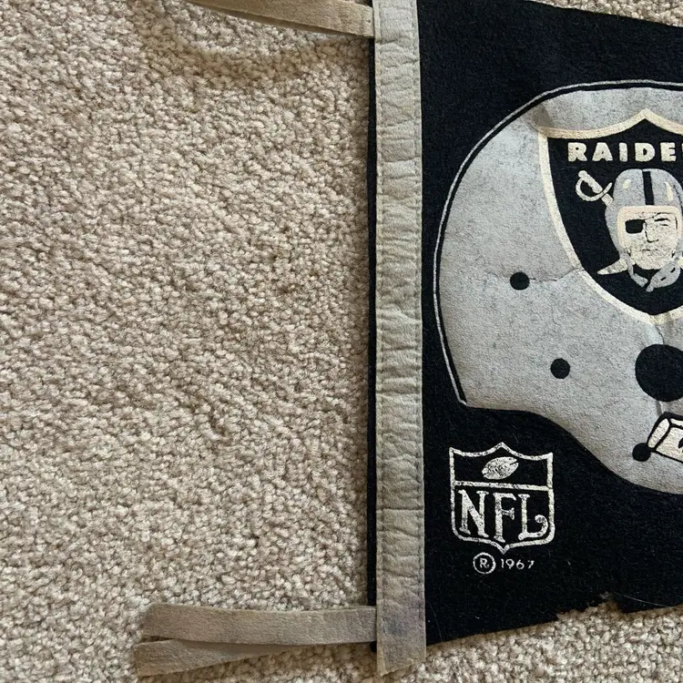 Vintage 1967 Oakland Raiders 1 Bar Helmet Pennant