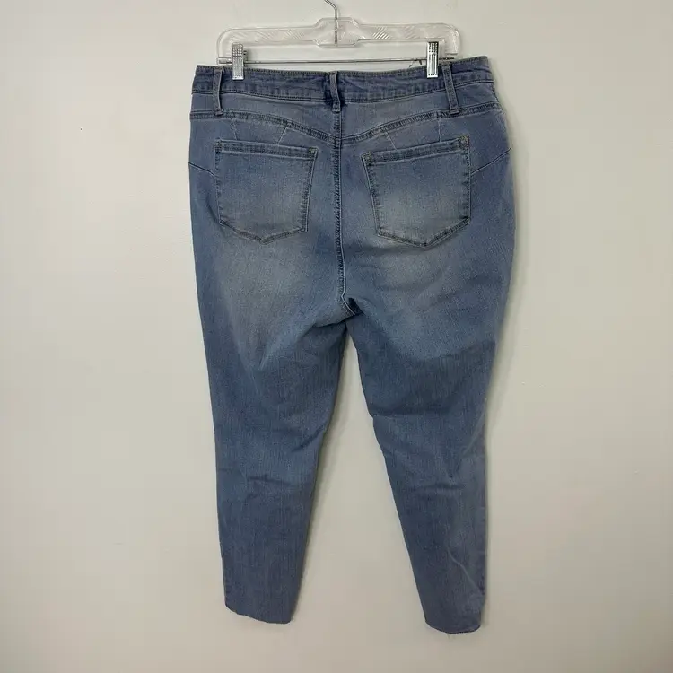 Meri Skye Size 18W Distressed Cropped Raw Hem Jeans New With Tags