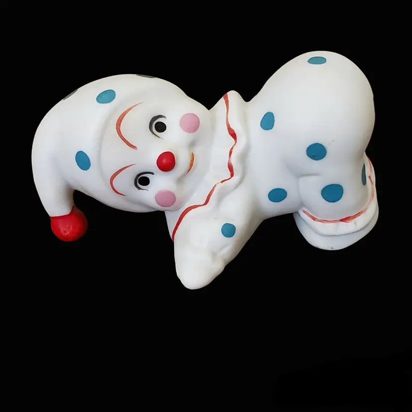 Clown Figurine in White Dotted Suit Kneeling Humor Porcelain 3"